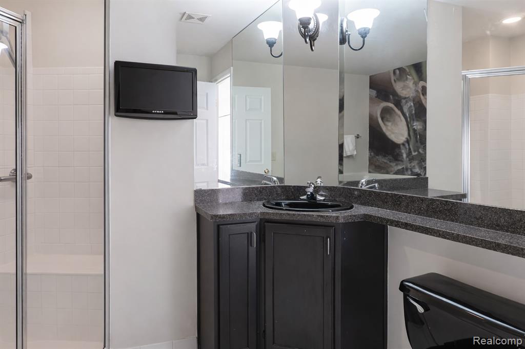13207 St Ervin Avenue, 26, Detroit, MI 48215 — Photo 28