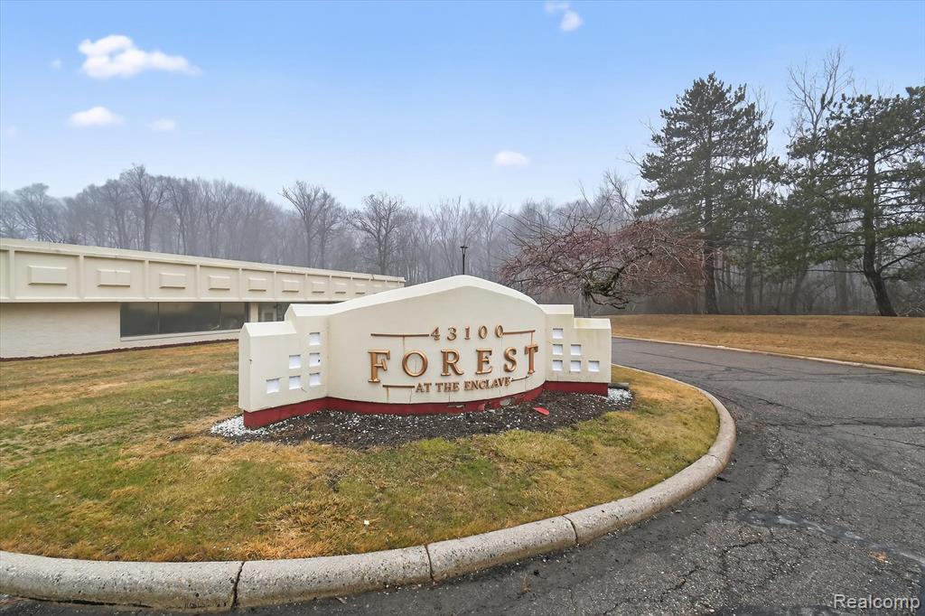 43100 12 Oaks Crescent Drive, 2033, Novi, MI 48377 — Photo 47