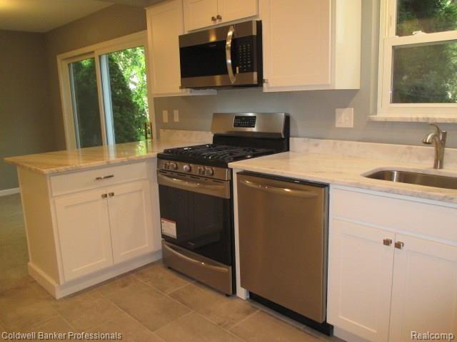 4474 Holly Drive, Troy, MI 48085 — Photo 13