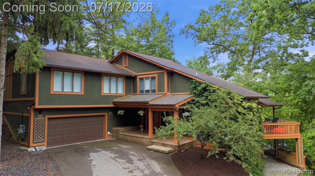 7375 Parkwood Drive, Fenton, MI 48430 — Photo 2