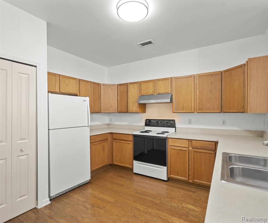 4070 ELIZABETH Avenue, Canton, MI 48188 — Photo 11