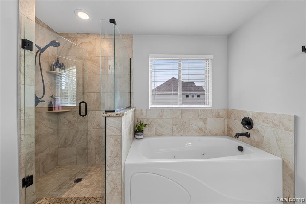 9665 Windsor Lane, Clarkston, MI 48348 — Photo 28