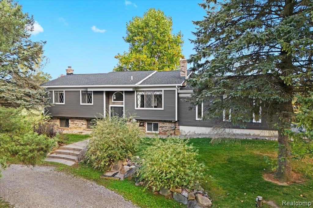 1570 Thayer Road, Ortonville, MI 48462 — Photo 36