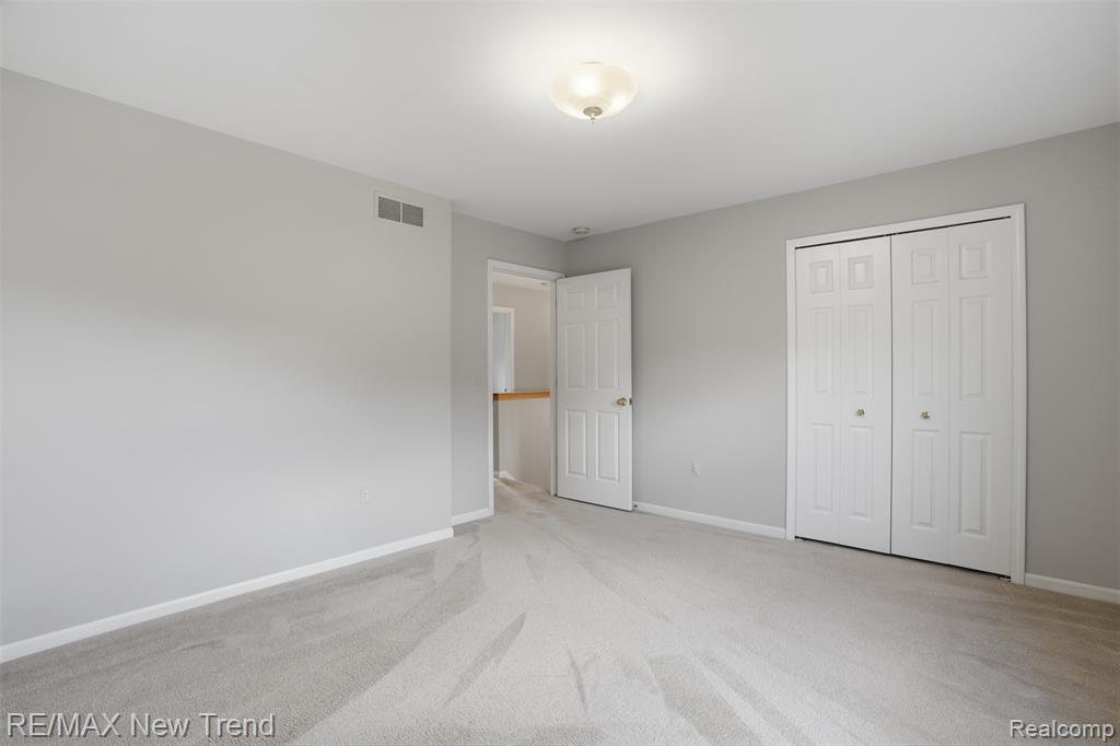 729 Akehurst Lane, White Lake, MI — Photo 37