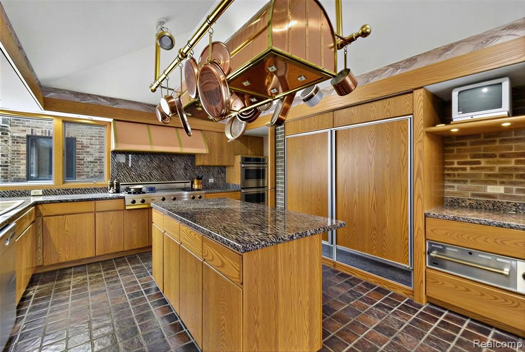 2551 Patterson Lake Road, Pinckney, MI 48169 — Photo 43