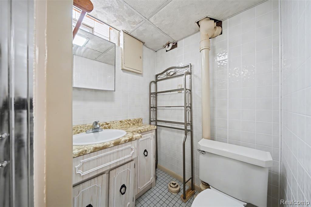 8031 Pardee Road, Taylor, MI 48180 — Photo 17