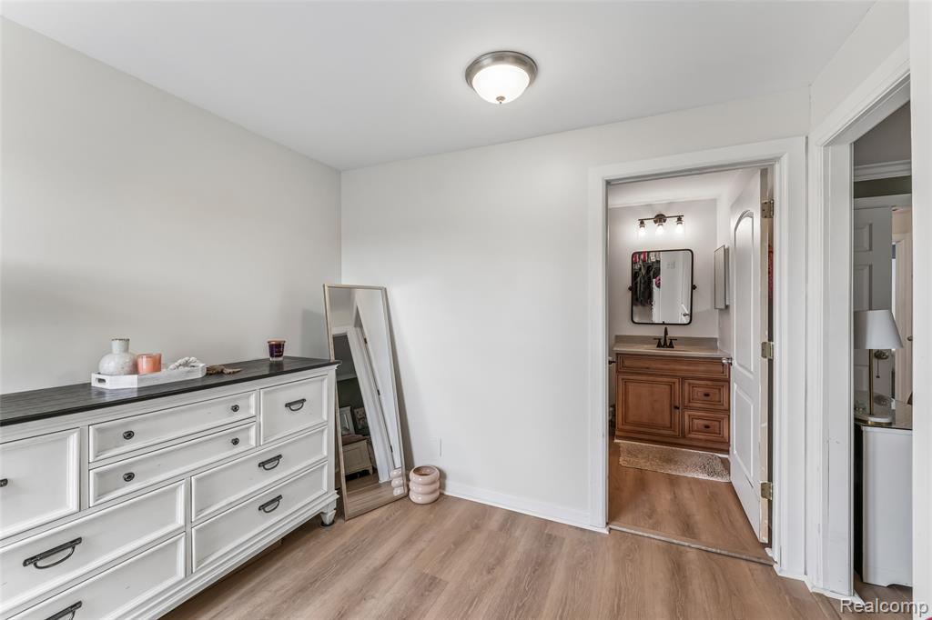 2201 Village West Drive S, Lapeer, MI 48446 — Photo 16
