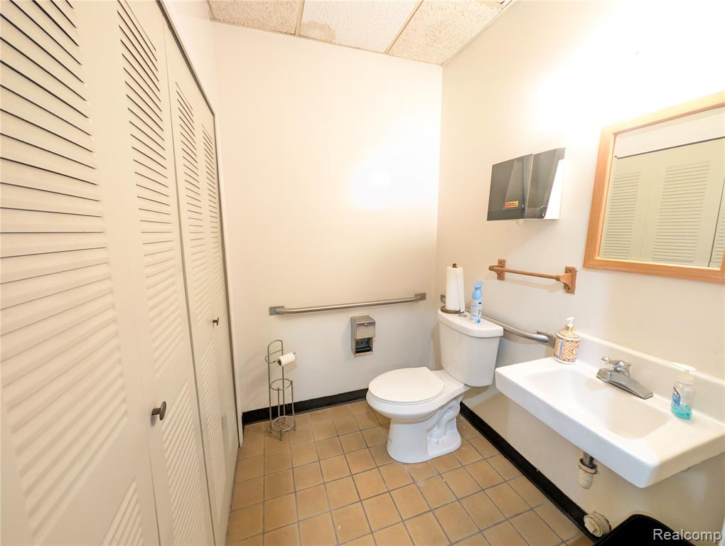 16012 Moross Road, Detroit, MI 48205 — Photo 10
