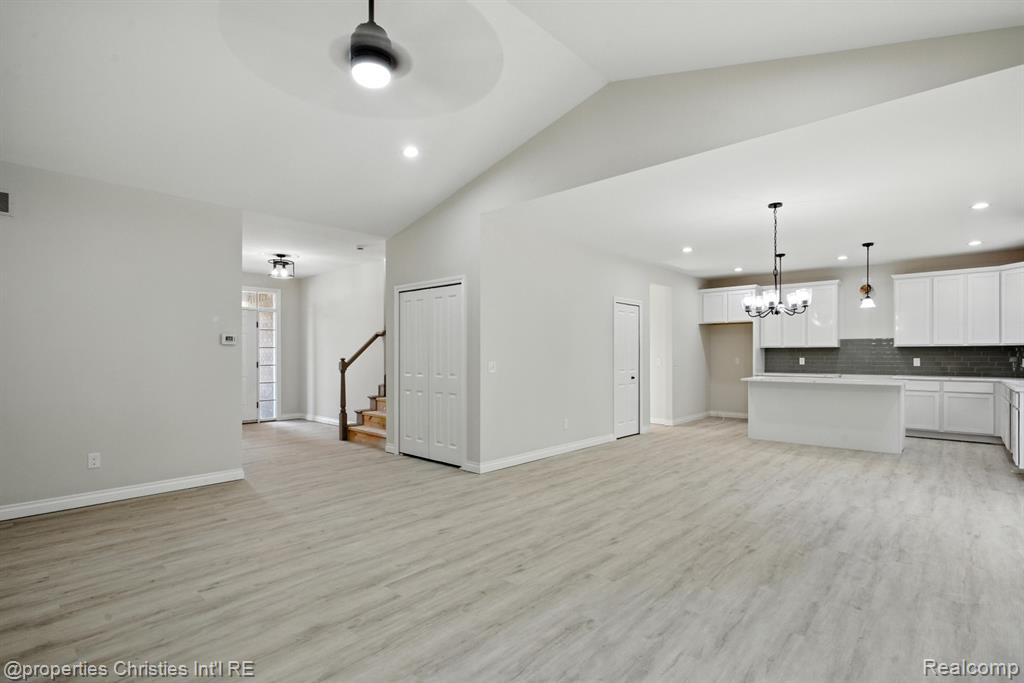 3201 ROMA COURT, Wixom, MI 48393 — Photo 8
