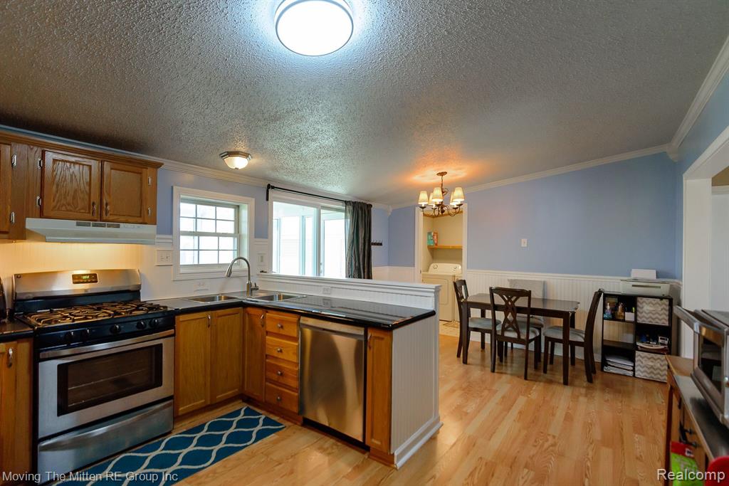 42 N BIGGS Street, Belleville, MI 48111 — Photo 9