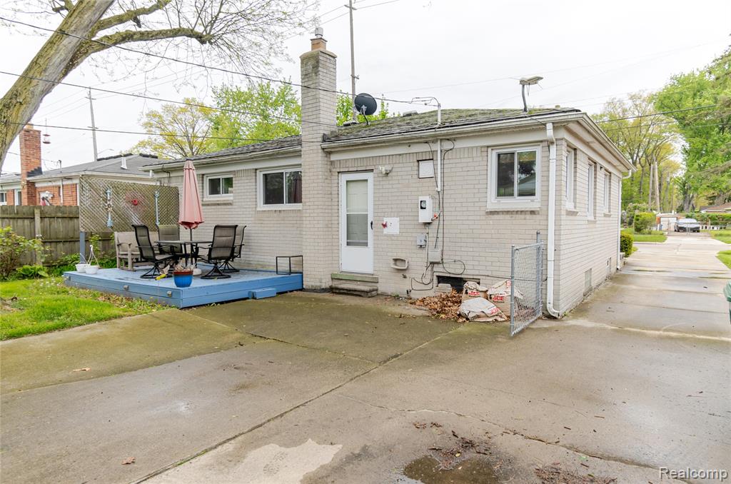 534 Henry Ruff Road, Garden City, MI — Photo 29