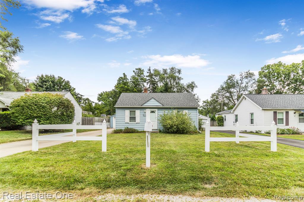 230 EMERSON Avenue, Ypsilanti, MI 48198 — front exterior
