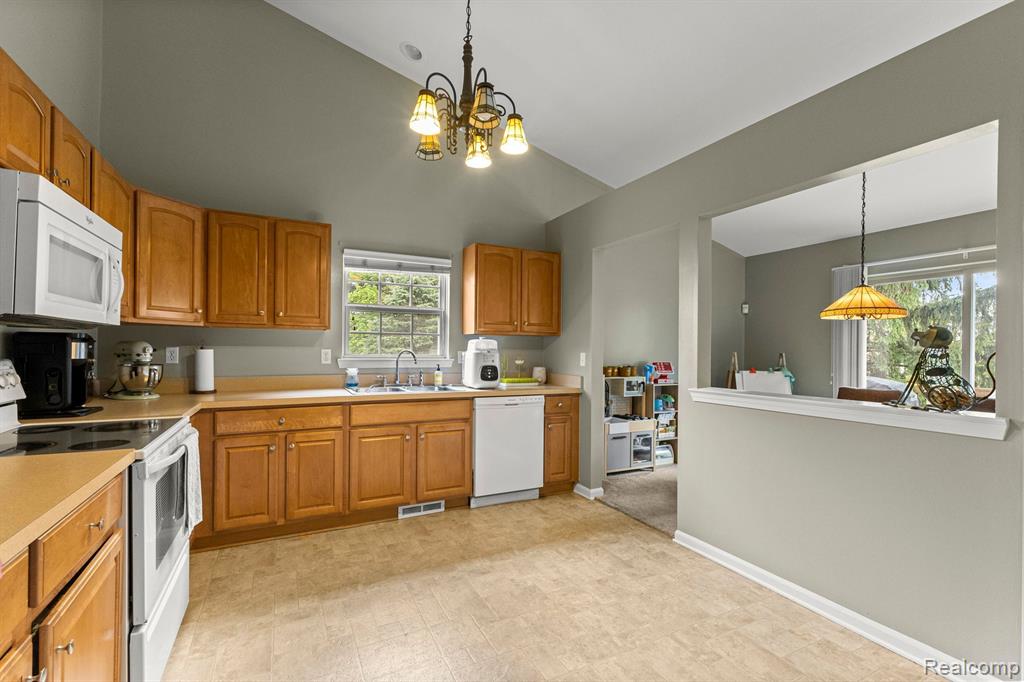 23879 ASHLEY Drive, Flat Rock, MI 48134 — Photo 20