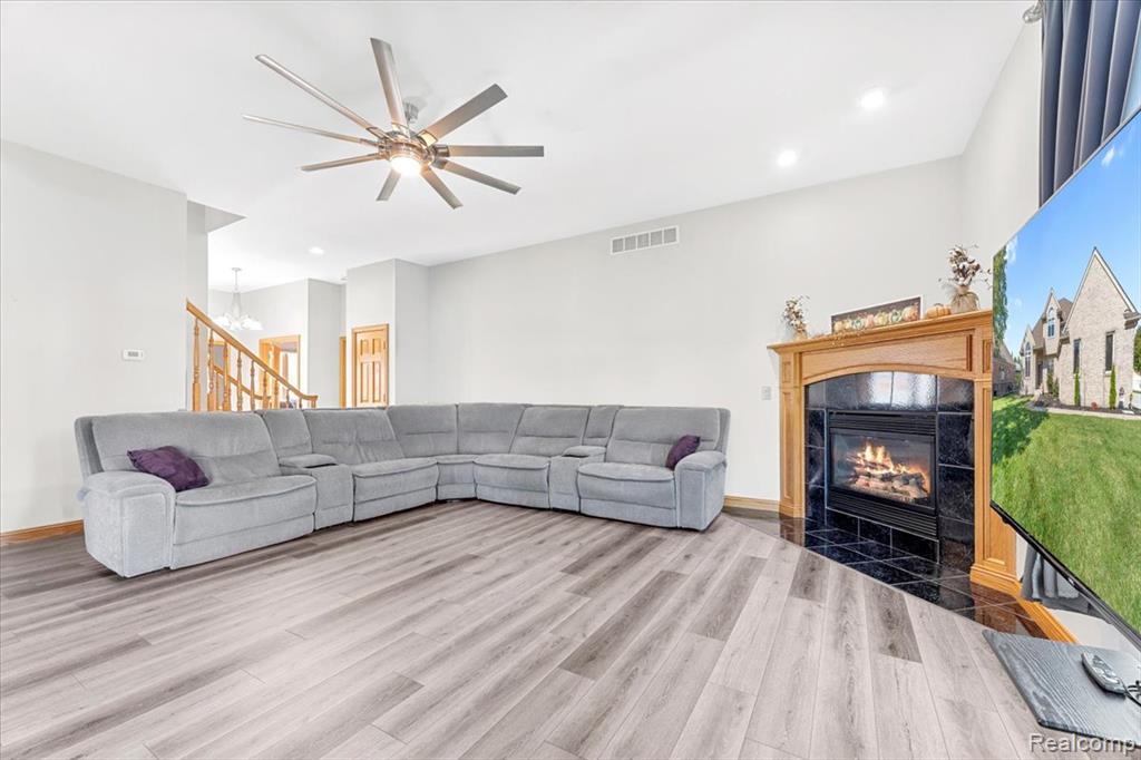 187 Golfview Way, Monroe, MI 48162 — Photo 8