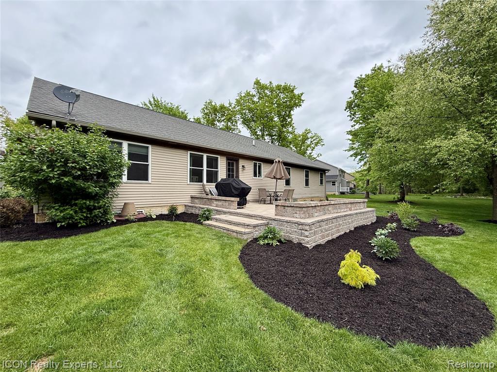 11185 Cassidy Trail, Davisburg, MI 48350 — Photo 55