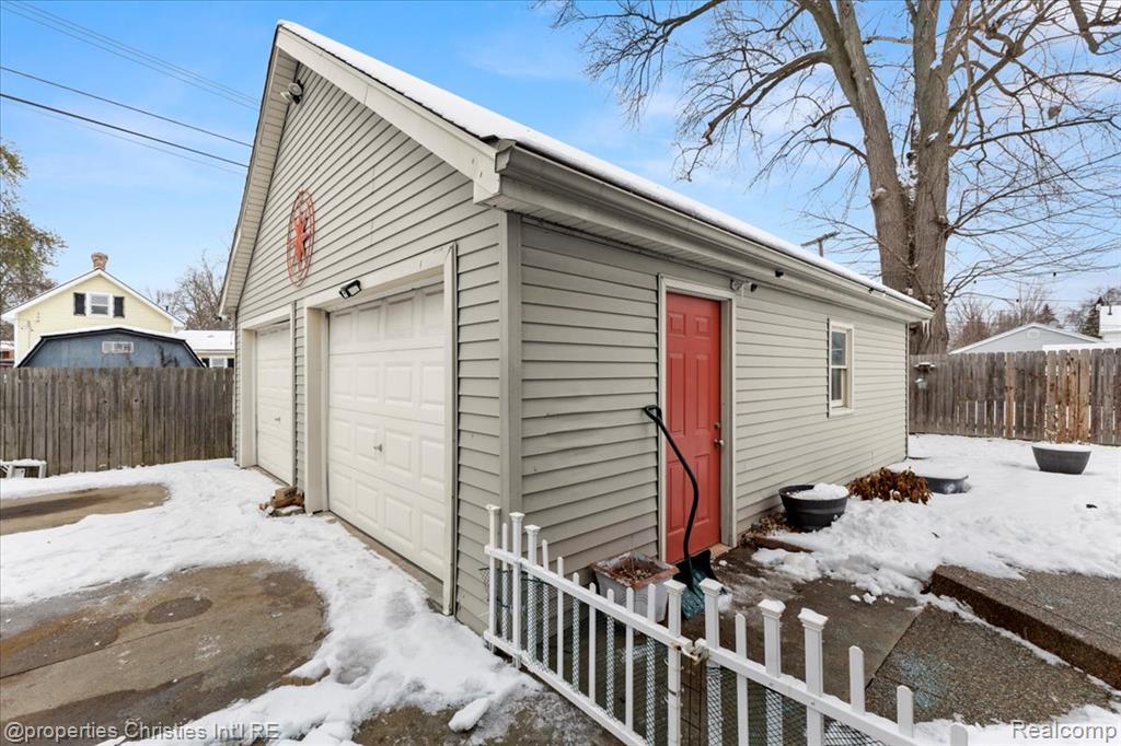 814 S 7th Street, St. Clair, MI 48079 — Photo 8