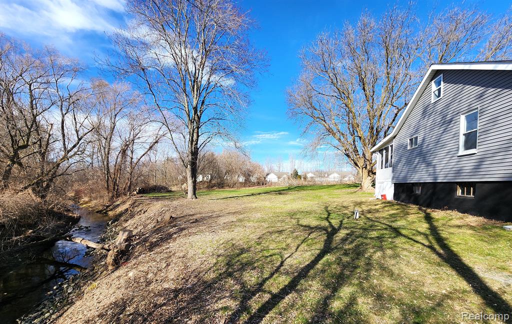 5082 CENTER Road, Grand Blanc, MI 48439 — Photo 5
