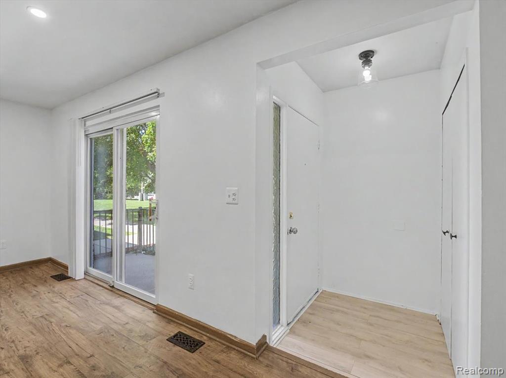 41957 Utica Road, Sterling Heights, MI 48313 — Photo 12