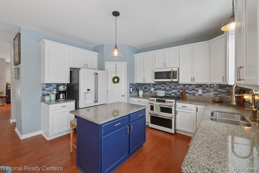 27316 Victoria Road, Novi, MI — Photo 17