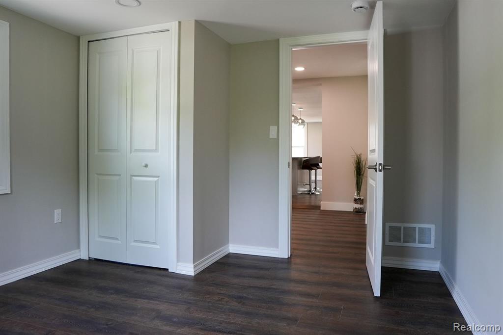 278 W SAINT CLAIR Street, Romeo, MI 48065 — Photo 35