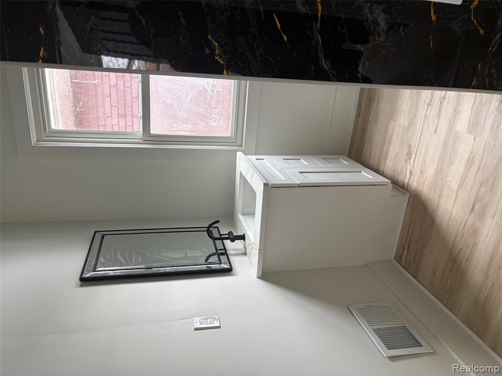 242 E Euclid Street, Detroit, MI 48202 — Photo 10