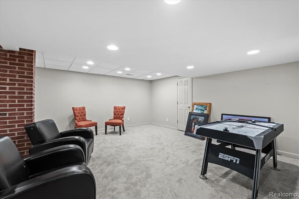 49499 Great Falls Road, Canton, MI 48188 — Photo 33