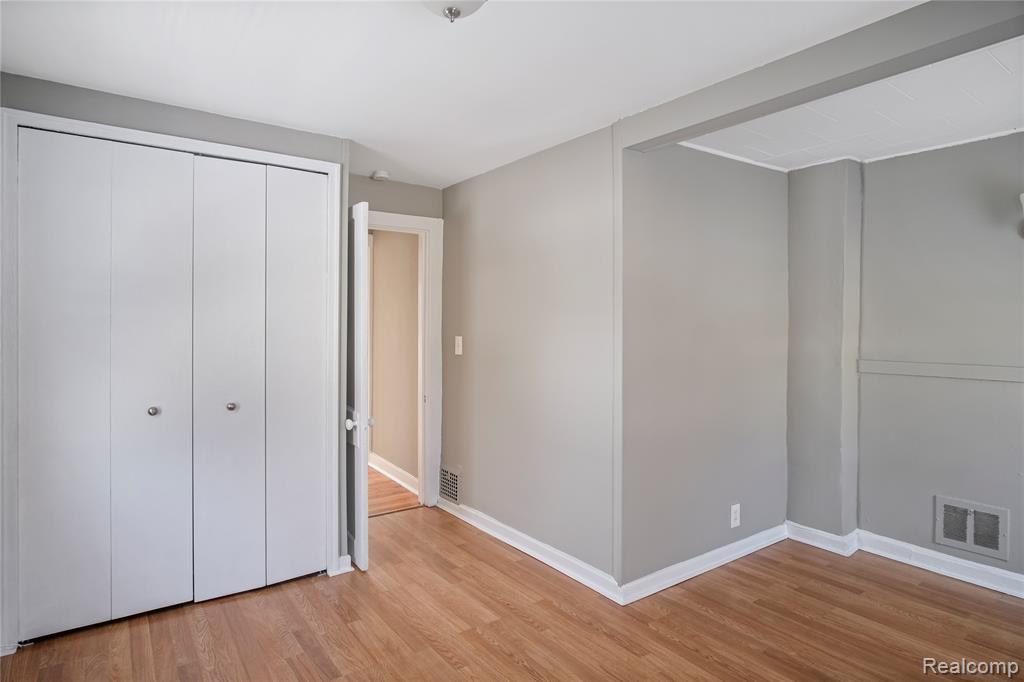 406 W 12 Mile, Royal Oak, MI 48073 — Photo 12