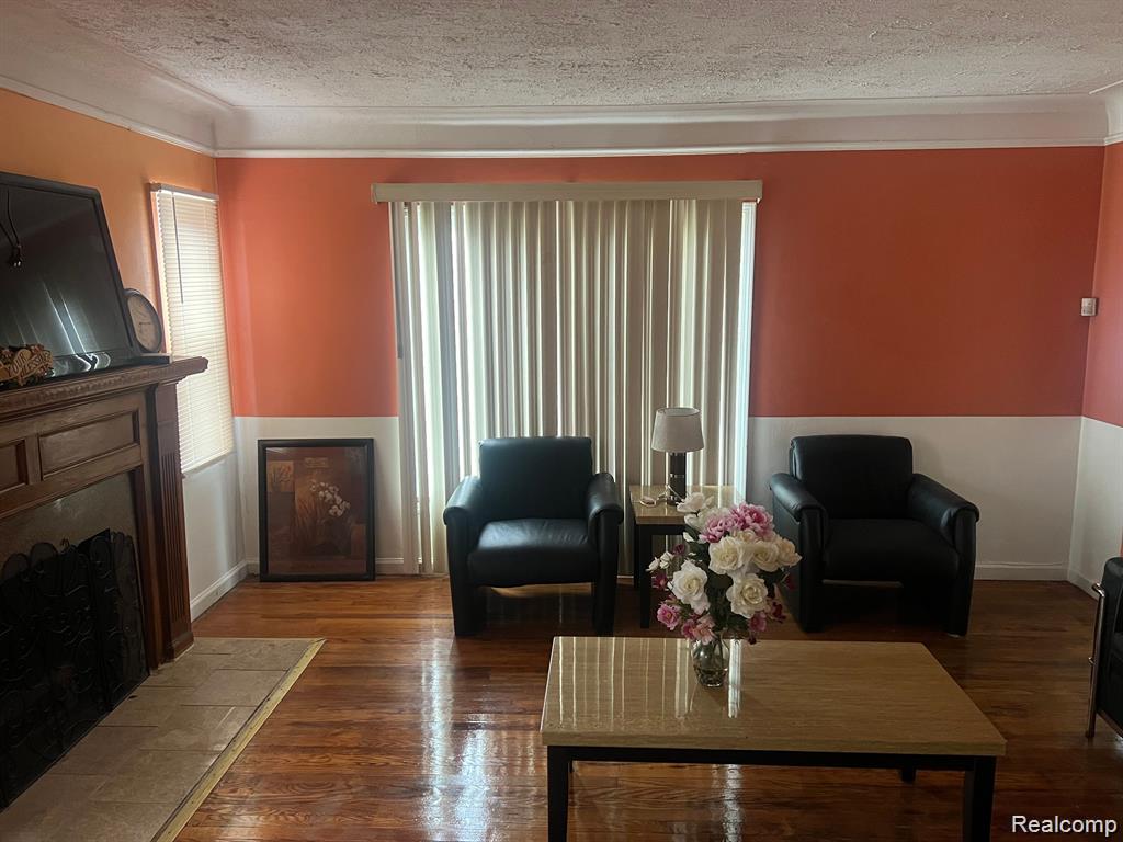 18693 WHITCOMB Street - Photo 5
