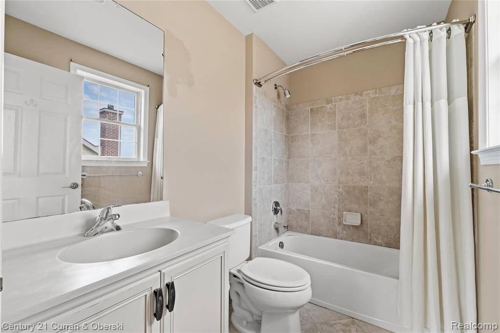 50738 Calvert Isle Drive, Novi, MI — Photo 43