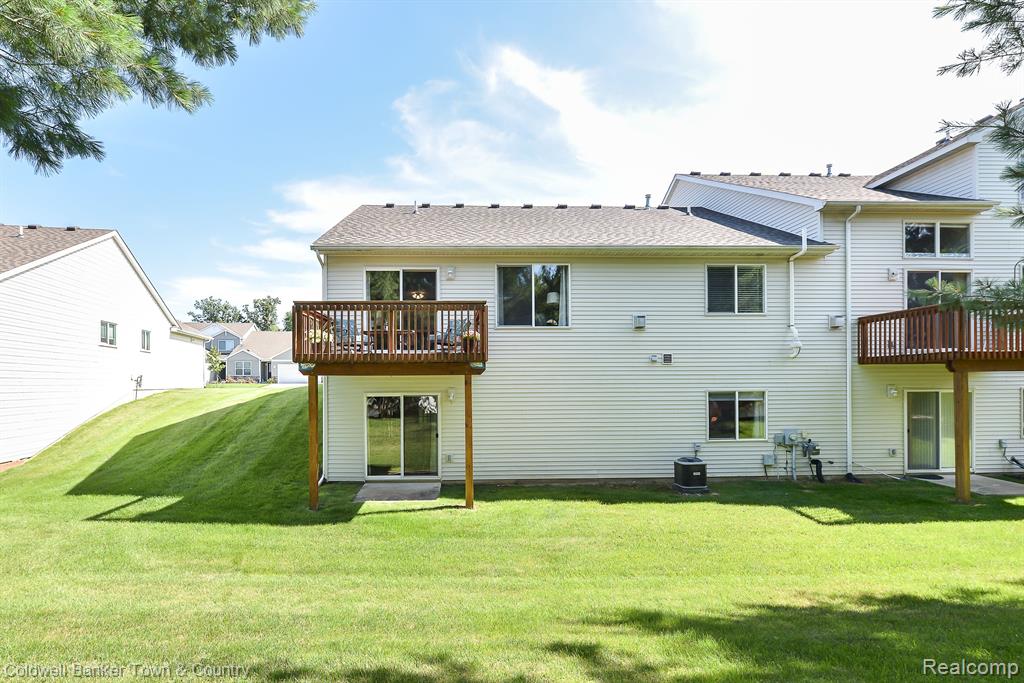476 HOSTA, Howell, MI 48843 — Photo 3