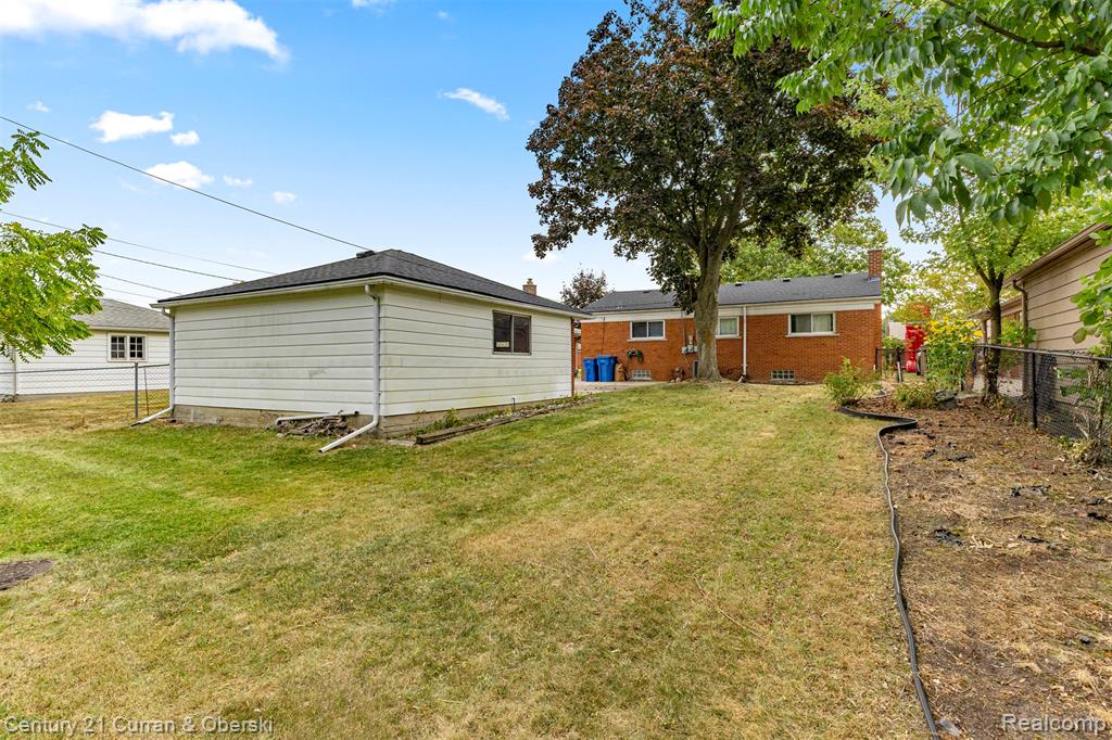 6701 ROSEMARY Street, Dearborn Heights, MI 48127 — Photo 26