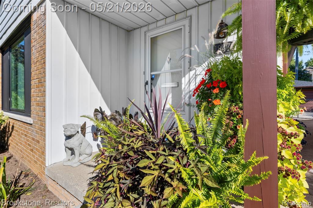 18474 Beverly Road, Beverly Hills, MI 48025 — Photo 37