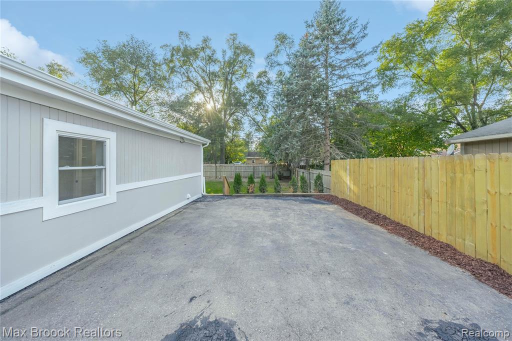 3187 Woodlawn Street, Commerce Twp, MI 48390 — Photo 51