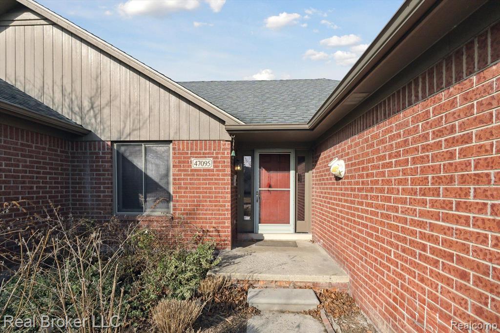 47095 STONY BROOK Drive, Macomb, MI 48044 — Photo 4