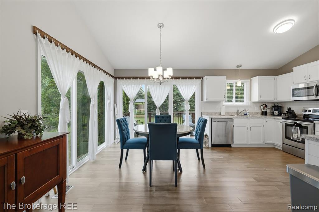 6060 Hearthside Place, Grand Blanc, MI 48439 — Photo 12