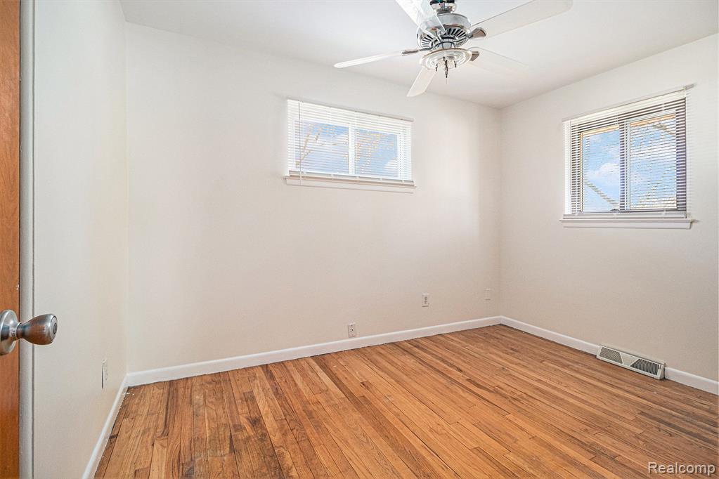 1376 MCCARTHY, Ypsilanti, MI 48198 — Photo 8