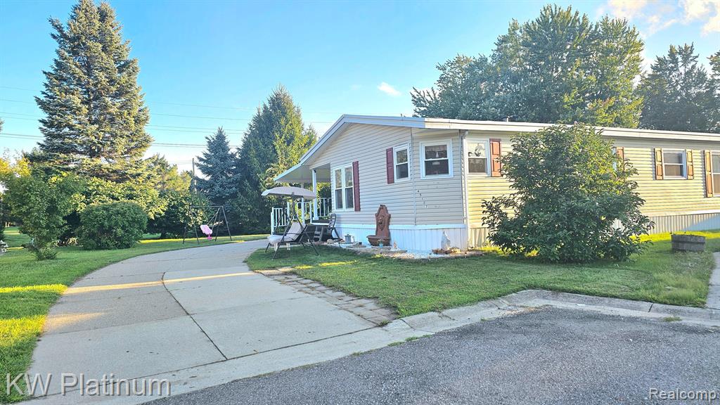 49107 CRANBERRY, Shelby, MI 48315 — Photo 2