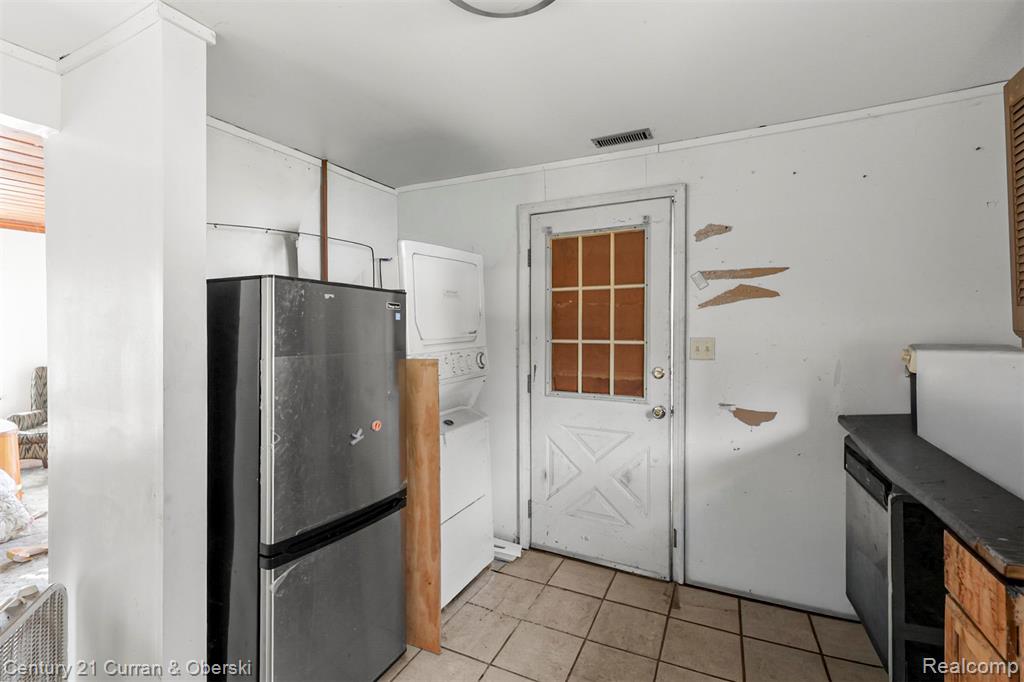 5094 Coshocton Drive, Waterford, MI, 48327