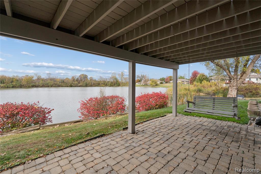 9502 Fenwin Drive, Grand Blanc, MI 48439 — Photo 45