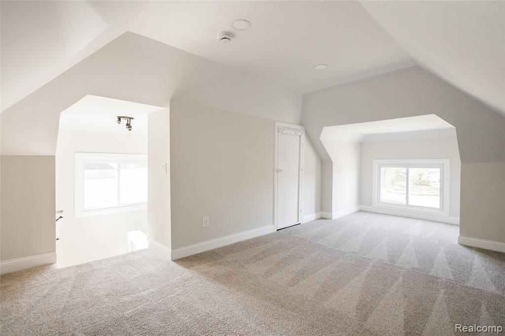 2592 Harding Street, Detroit, MI 48214 — Photo 46