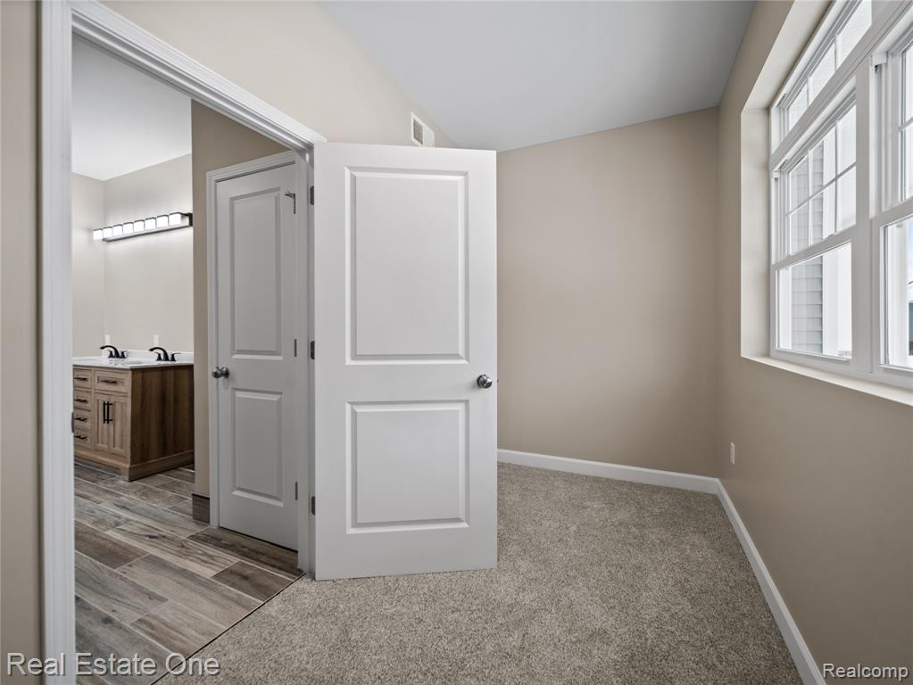 8527 Mystic Pines Court, Pinckney, MI 48169 — Photo 20