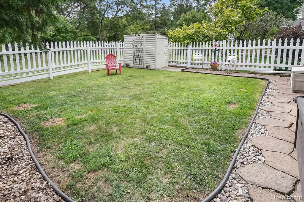 4714 Butler Drive, Troy, MI 48085 — Photo 36