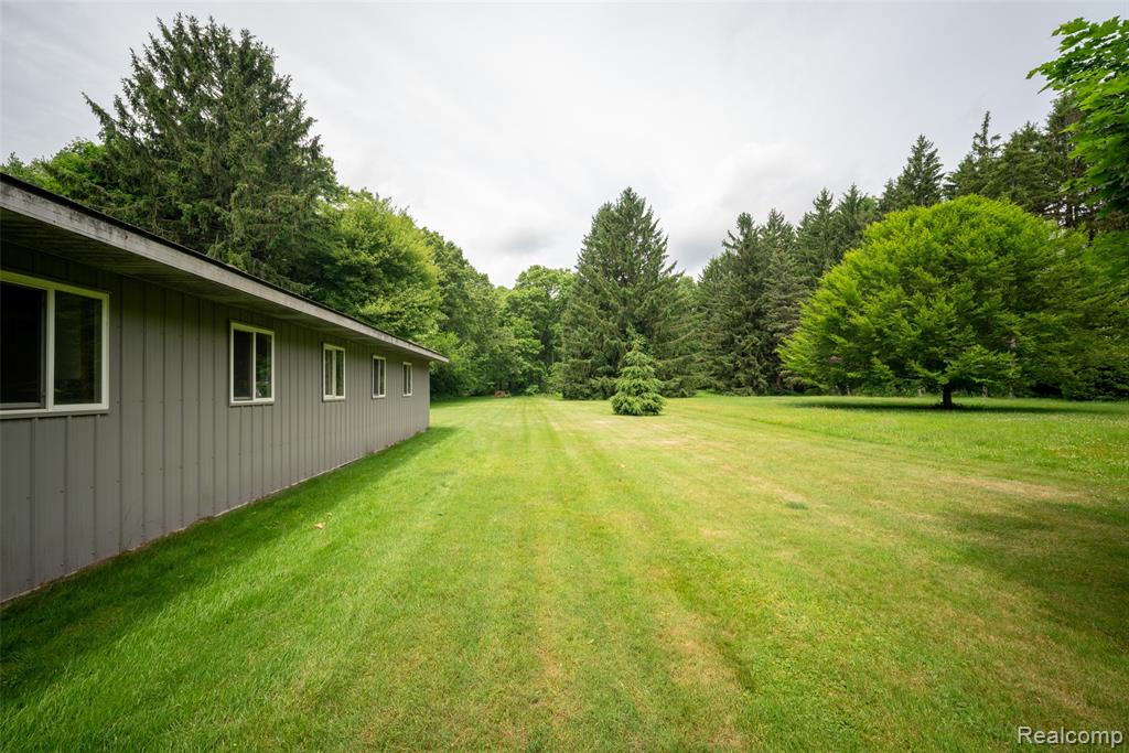 9404 River Road, Algonac, MI 48001 — Photo 31
