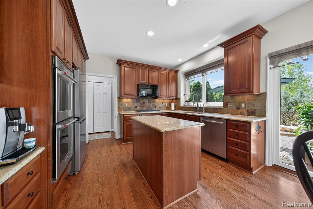 41621 Hempshire Street, Novi, MI — Photo 15