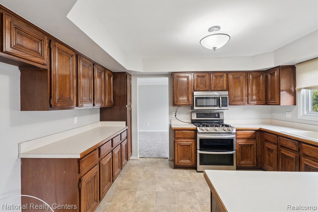 12387 Cedar Drive, Shelby Twp, MI 48315 — Photo 5