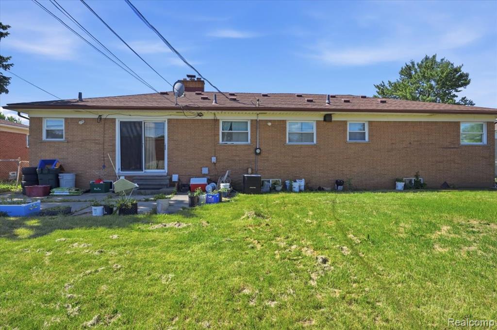 8565 POTOMAC Street, Center Line, MI 48015 — Photo 30