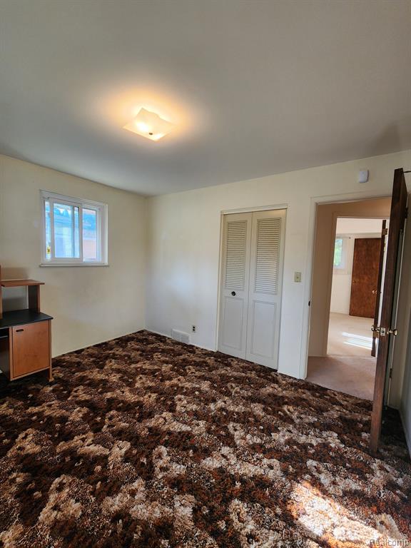 801 WORCHESTER Drive, Fenton, MI 48430 — Photo 14