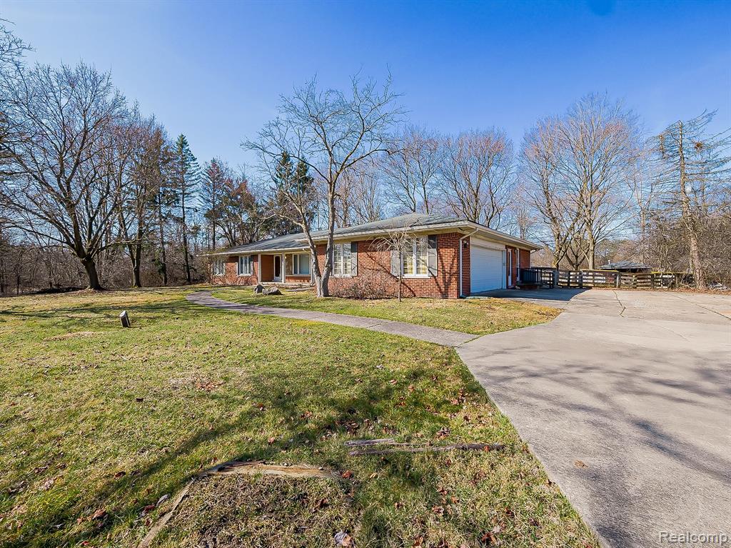 7380 Villamuer Road, West Bloomfield, MI — Photo 29