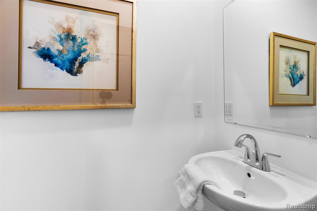 5332 Trail Vista Dr, West Bloomfield, MI 48323 — Photo 24