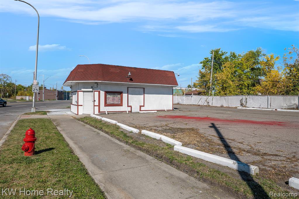 8300 Livernois Avenue, Detroit, MI 48204 — Photo 13